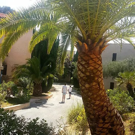 Апарт-отель Goelia Les Jardins D'azur Сен-Рафаэль